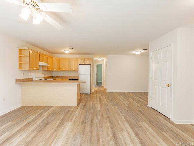  2 BR,  1.00 BTH &nbsp;Garden style home in West Babylon