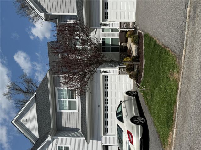 3 BR,  3.00 BTH &nbsp;Condo style home in Middletown
