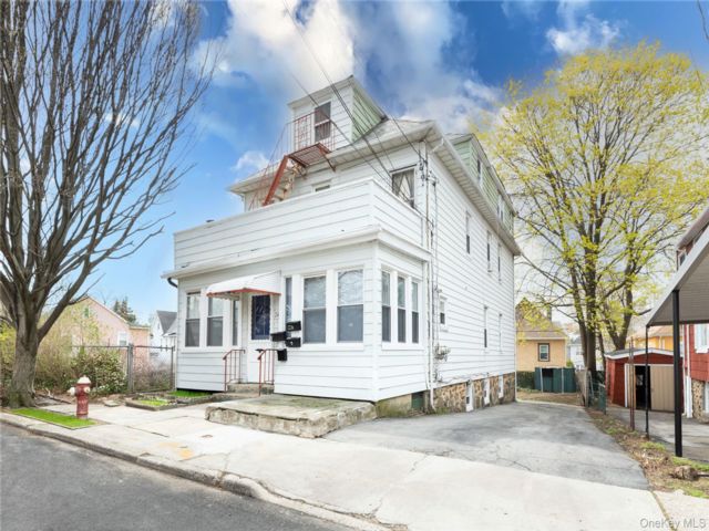 Studio,  4.00 BTH &nbsp;House style home in Mount Vernon