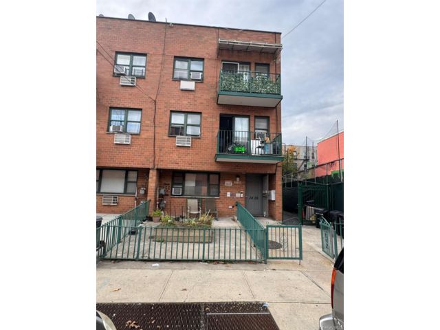 Studio,  0.00 BTH &nbsp;House style home in Astoria