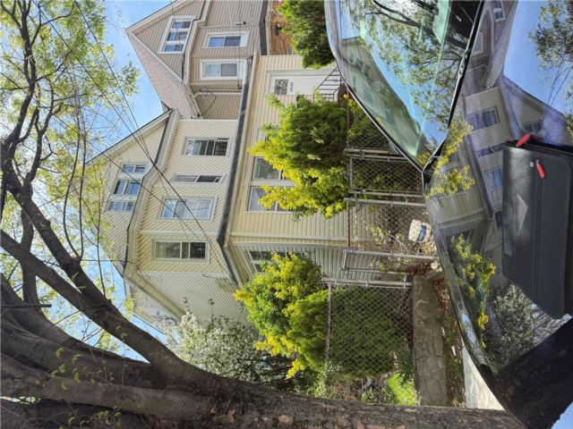  3 BR,  1.00 BTH &nbsp;A-frame style home in Jamaica