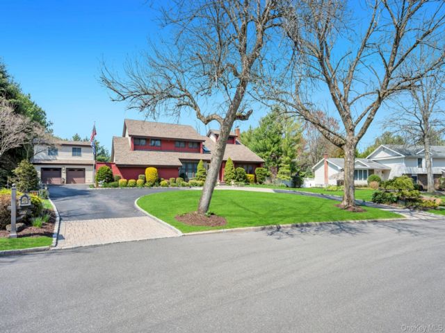 [Huntington Real Estate, listing number 7275796]