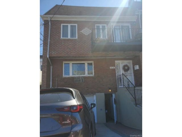  1 BR,  1.00 BTH &nbsp;Contemporary style home in Maspeth