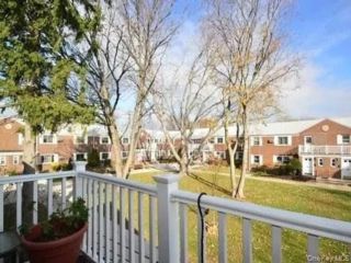  2 BR,  1.00 BTH &nbsp;Other style home in Glen Oaks