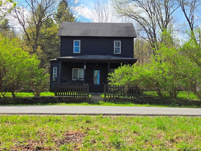  2 BR,  2.00 BTH &nbsp;Farmhouse style home in Mongaup Valley