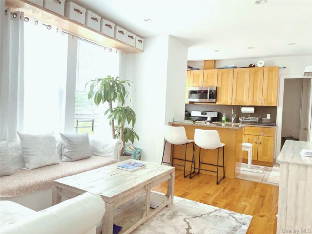 [Glendale Real Estate, listing number 7275898]