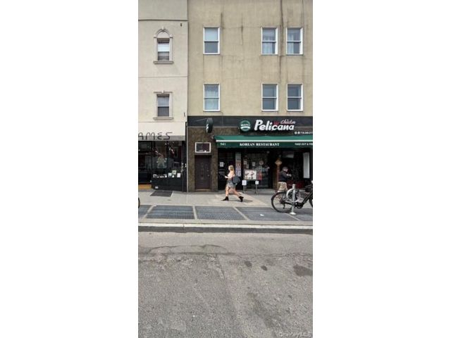 [PHOTO]