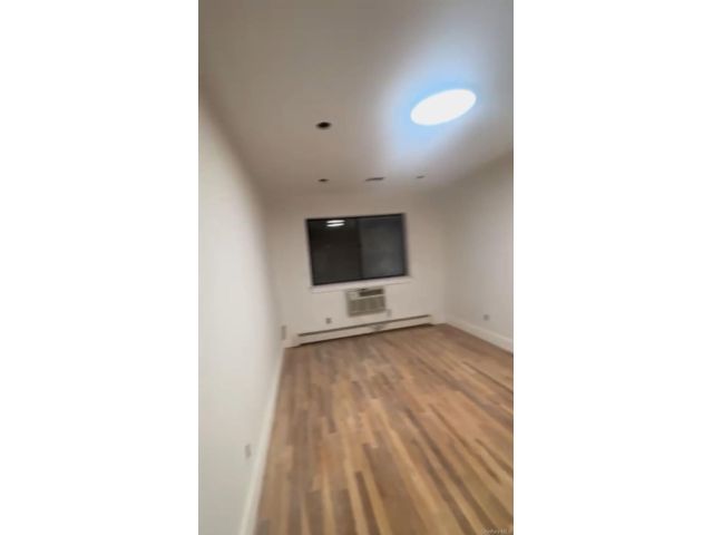  3 BR,  2.00 BTH &nbsp;Traditional style home in Elmhurst