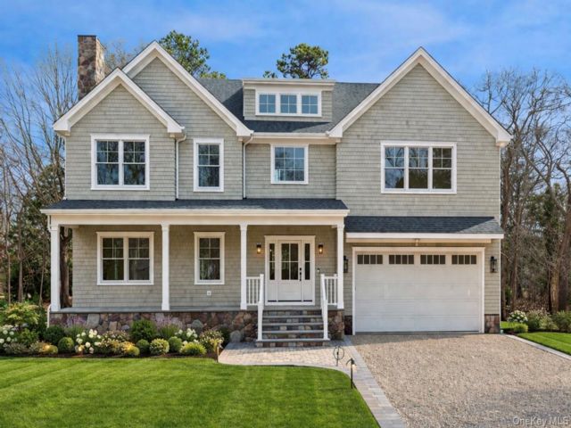  4 BR,  3.00 BTH &nbsp;Colonial style home in East Patchogue