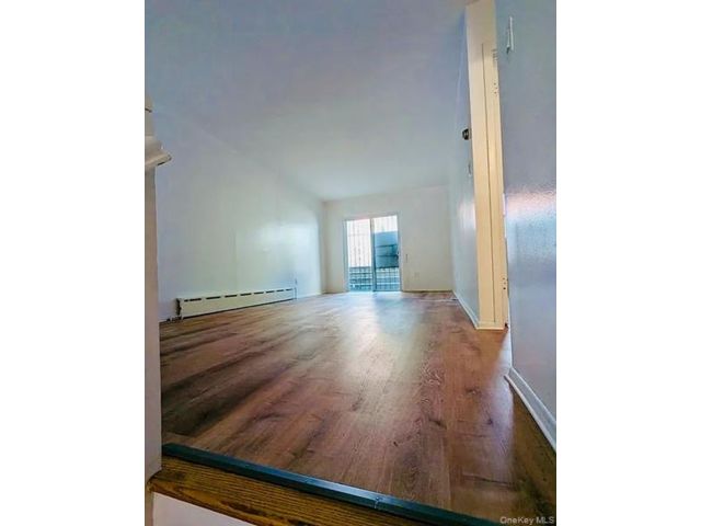  1 BR,  1.00 BTH &nbsp;Other style home in Woodside