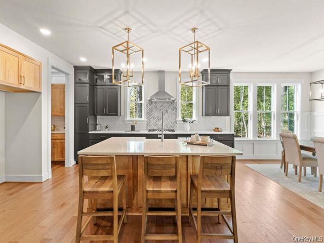 [PHOTO]
