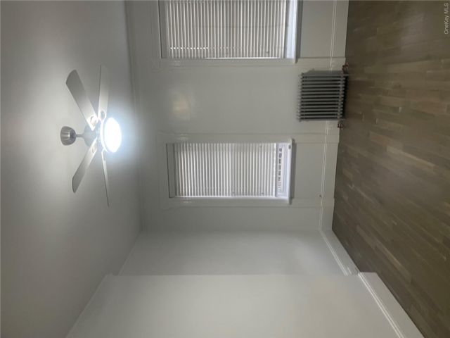 [PHOTO]