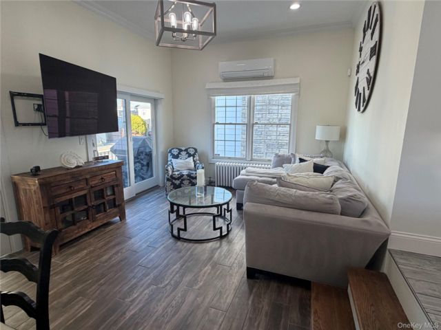 [Long Beach Real Estate, listing number 7276433]