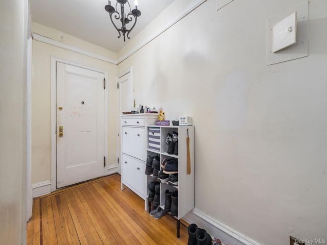  2 BR,  1.00 BTH &nbsp;Garden style home in Forest Hills
