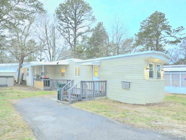  2 BR,  1.00 BTH &nbsp;Other style home in Riverhead