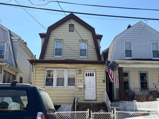  4 BR,  2.00 BTH &nbsp;Colonial style home in Rockaway Beach