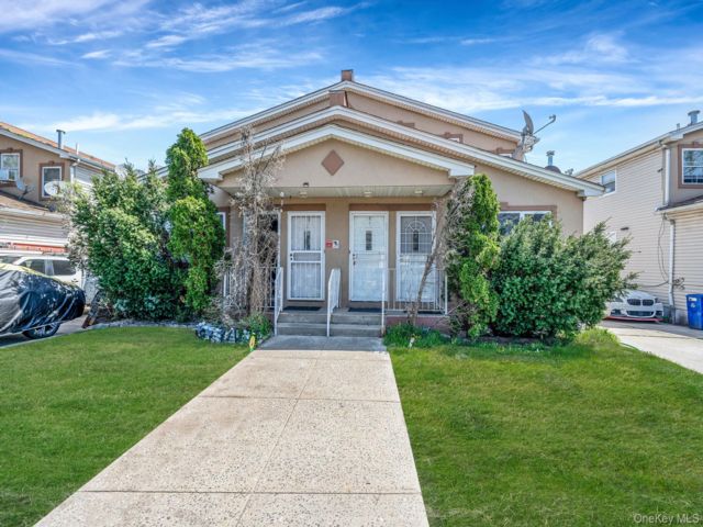  5 BR,  3.00 BTH &nbsp;House style home in Springfield Gardens
