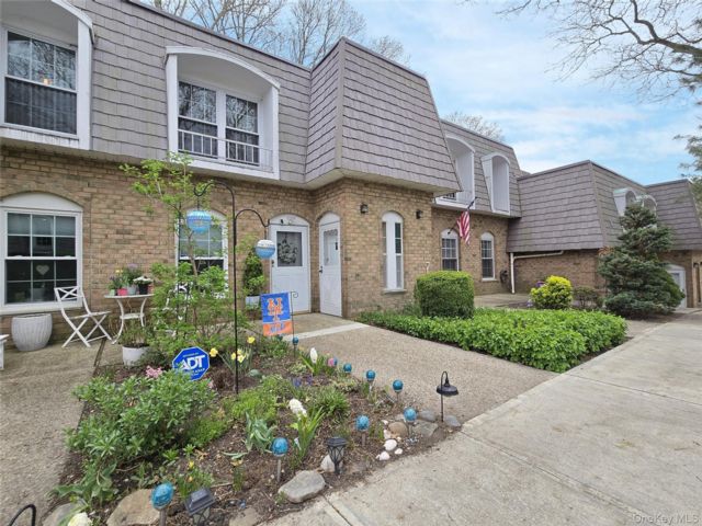 [Coram Real Estate, listing number 7276507]