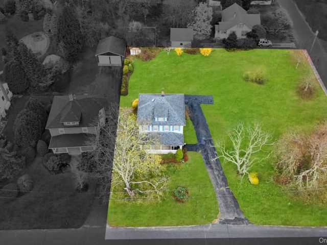  4 BR,  2.00 BTH &nbsp;Colonial style home in East Moriches