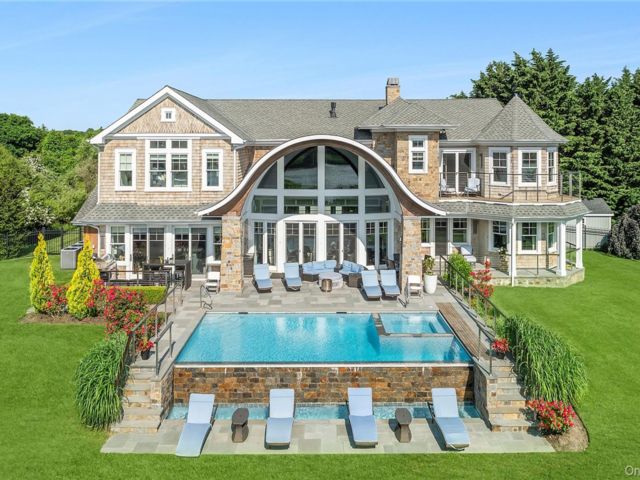  6 BR,  6.00 BTH &nbsp;Modern style home in Eastport
