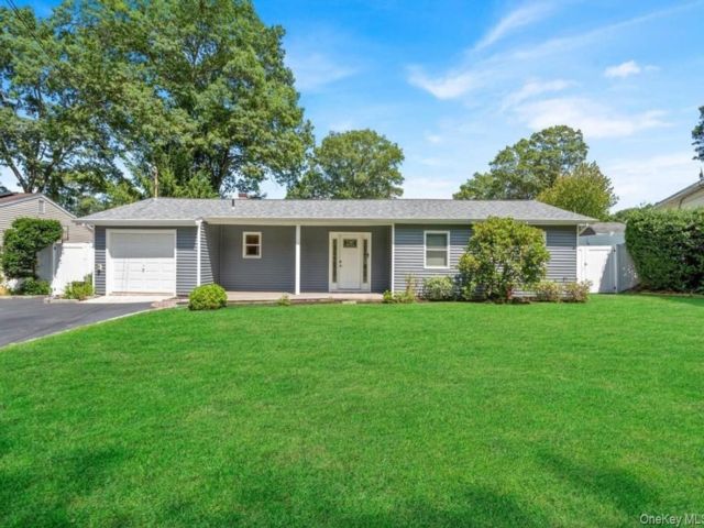  3 BR,  1.00 BTH &nbsp;Ranch style home in Rocky Point