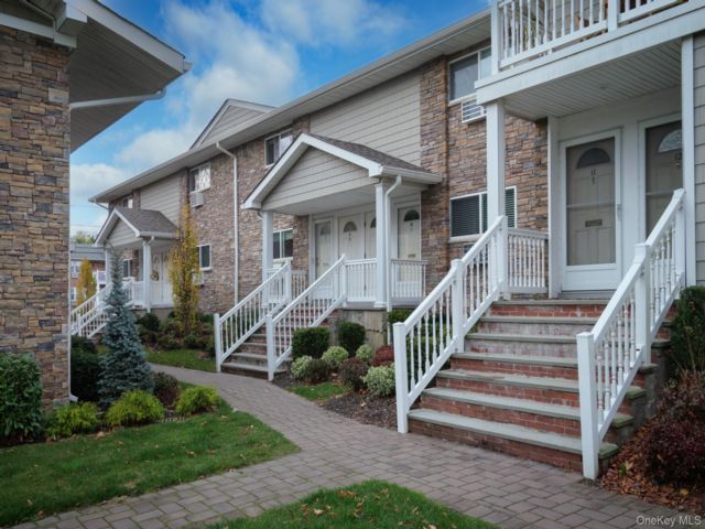  1 BR,  1.00 BTH &nbsp;Other style home in Babylon