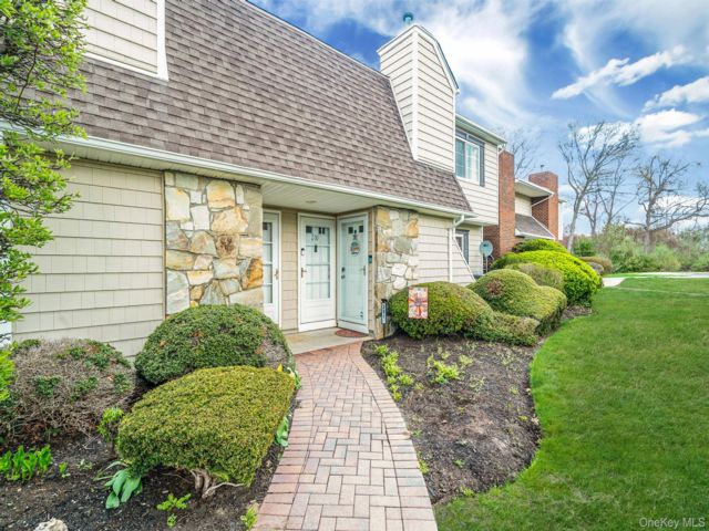 [Middle Island Real Estate, listing number 7276799]