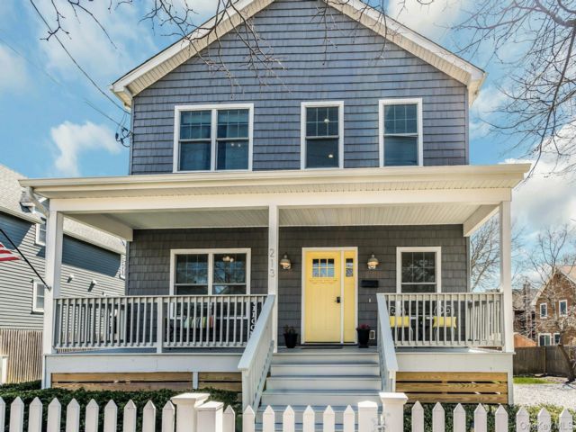  7 BR,  6.00 BTH &nbsp;Craftsman style home in Greenport