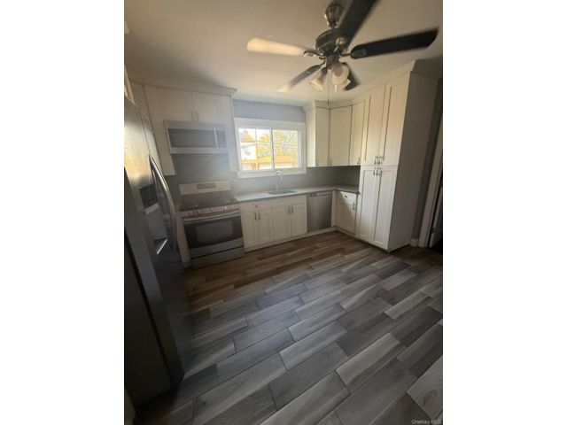  2 BR,  1.00 BTH &nbsp;Colonial style home in Valley Stream