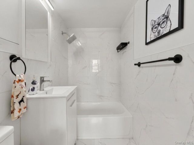 [PHOTO]