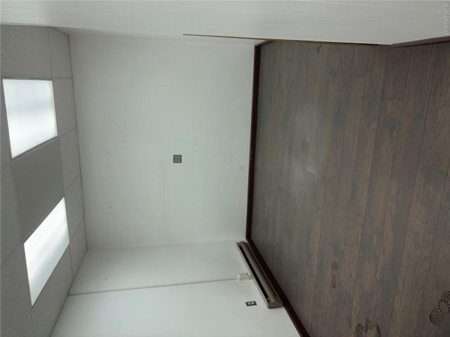 [PHOTO]