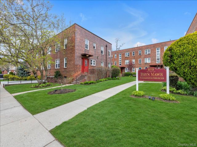  2 BR,  1.00 BTH &nbsp;Other style home in Rockville Centre