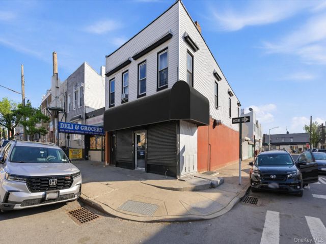 Studio,  0.00 BTH &nbsp;Commercial style home in Maspeth