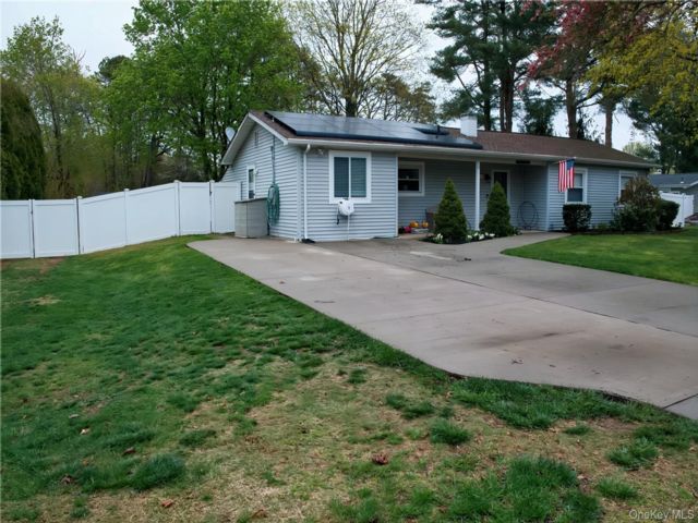  3 BR,  1.00 BTH &nbsp;Ranch style home in Shoreham