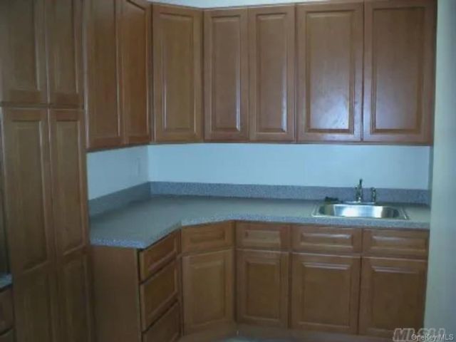  2 BR,  1.00 BTH &nbsp;Other style home in Floral Park