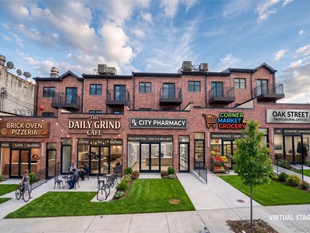 [PHOTO]