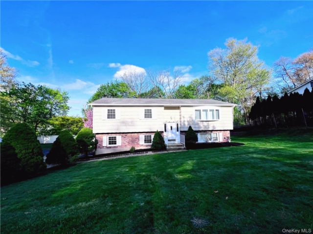  6 BR,  3.00 BTH &nbsp;A-frame style home in New City