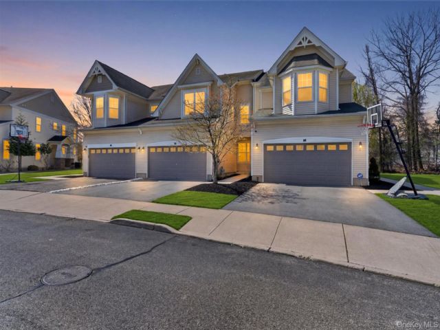  3 BR,  3.00 BTH &nbsp;Condo style home in Middletown