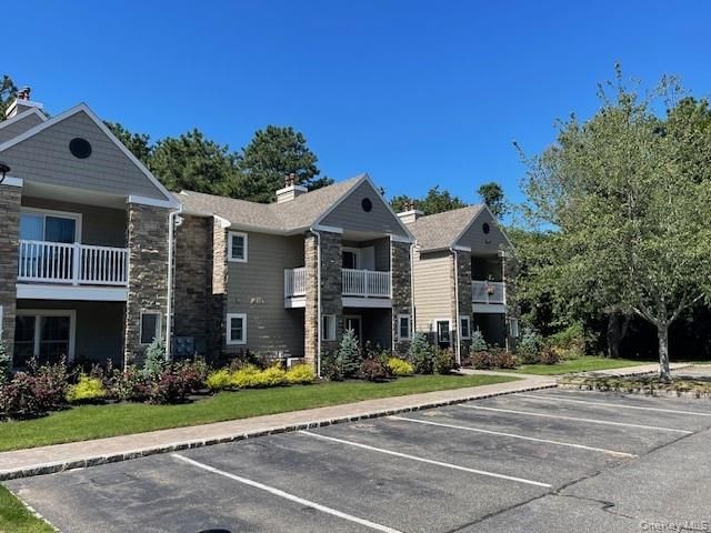  2 BR,  2.00 BTH &nbsp;Other style home in Holbrook