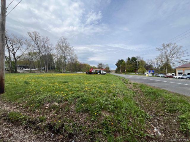 Lot <b>Size:</b>  &nbsp;House style home in Marlboro