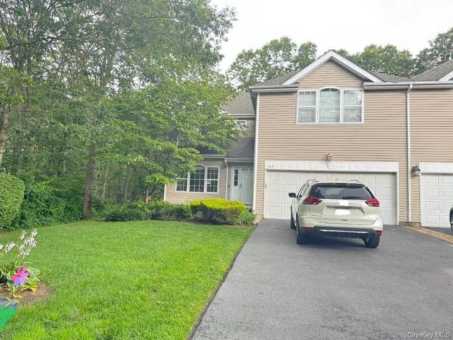  3 BR,  4.00 BTH &nbsp;A-frame style home in South Setauket