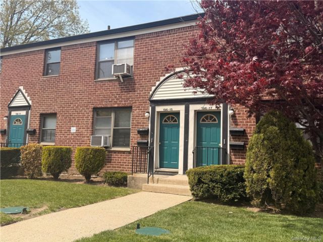  1 BR,  1.00 BTH &nbsp;Garden style home in Fresh Meadows