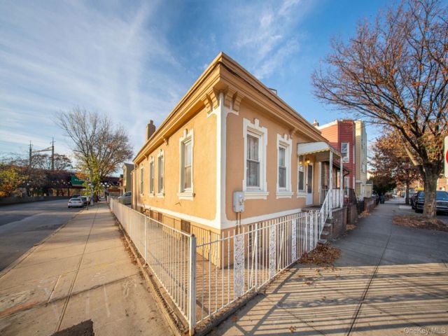 Studio,  0.00 BTH &nbsp;House style home in Astoria
