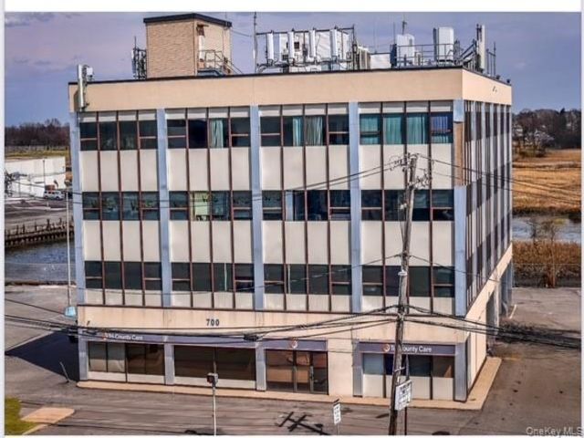 [Lawrence Real Estate, listing number 7278052]