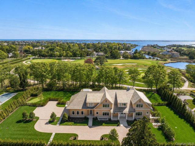  7 BR, 11.00 BTH &nbsp;Estate style home in Westhampton Beach
