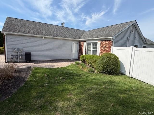  2 BR,  1.00 BTH &nbsp;Ranch style home in Commack
