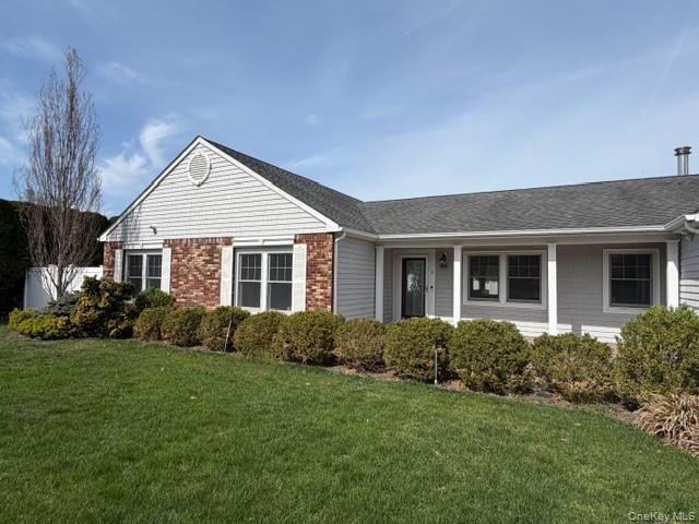  3 BR,  2.00 BTH &nbsp;Ranch style home in Commack