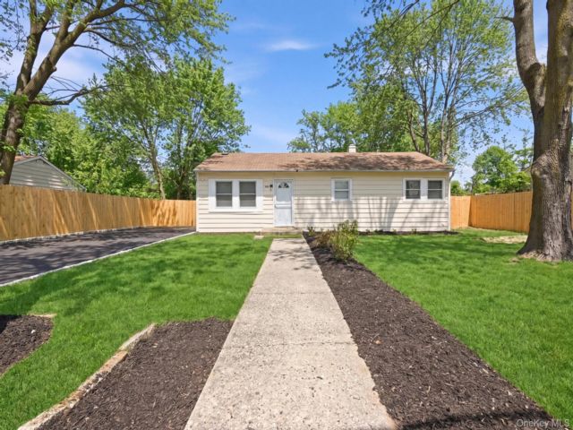 [Brentwood Real Estate, listing number 7278119]