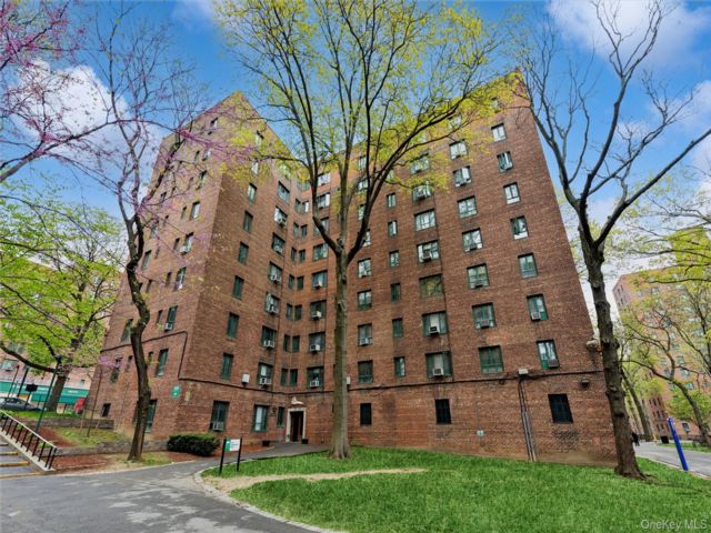  2 BR,  1.00 BTH &nbsp;Other style home in Parkchester