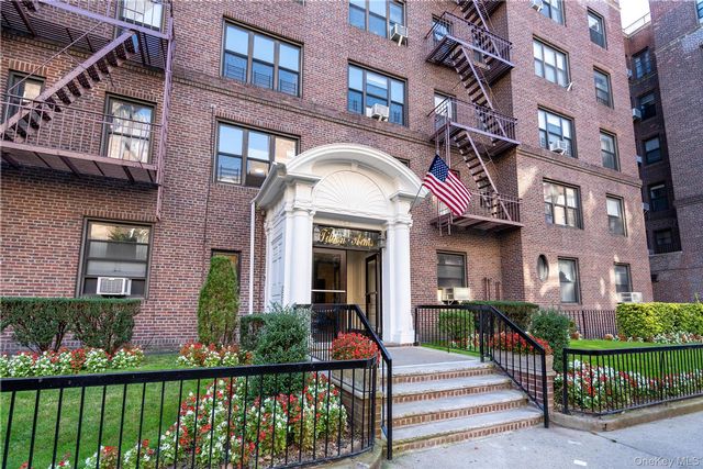  1 BR,  1.00 BTH &nbsp;Other style home in Forest Hills